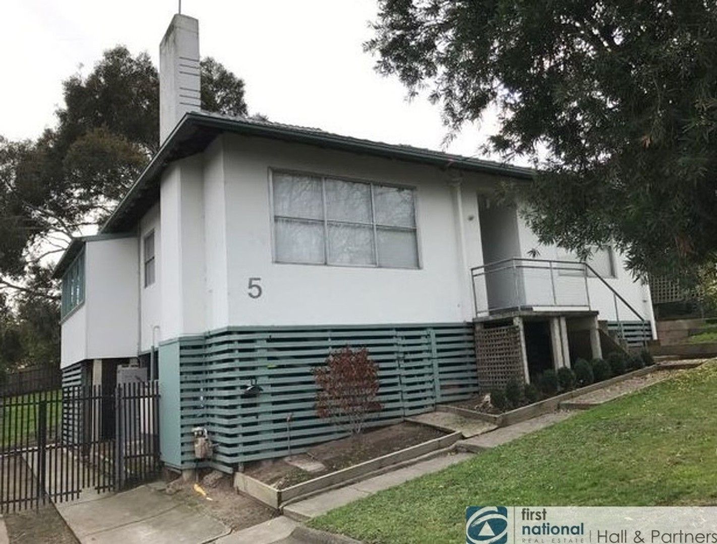 3 bedrooms House in 5 Camelia Court DOVETON VIC, 3177