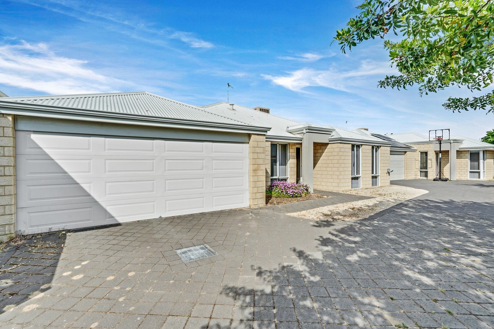 3 bedrooms Apartment / Unit / Flat in 53a&b Frankel Street CAREY PARK WA, 6230