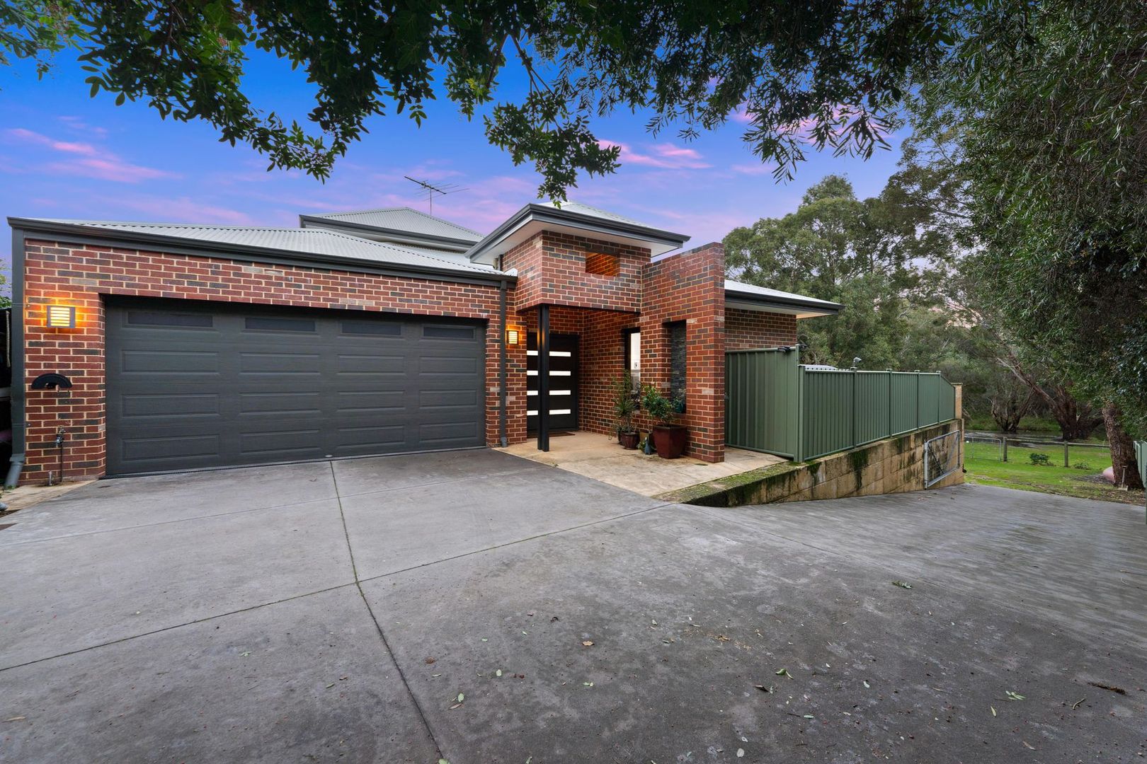 9A Beverley Terrace, South Guildford WA 6055, Image 2