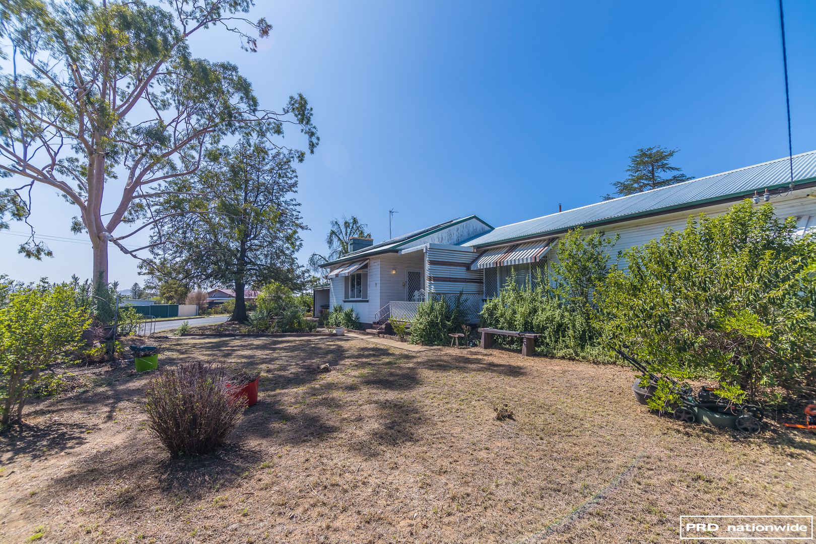 2 Croydon Avenue Tamworth Nsw 2340 Domain
