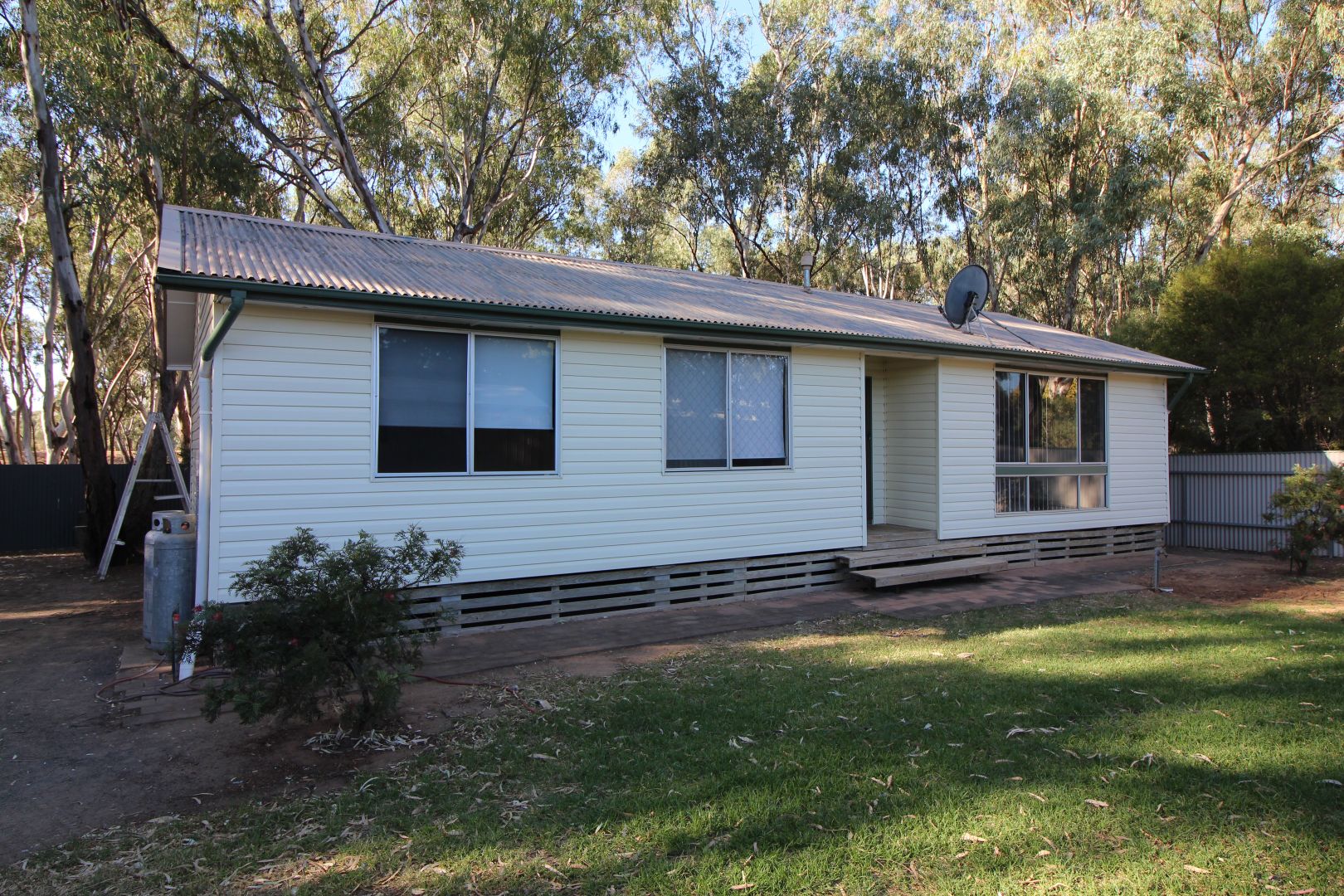17b White Street, Darlington Point Property History & Address