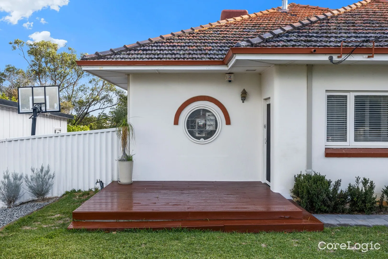 House in Bayswater - View 3