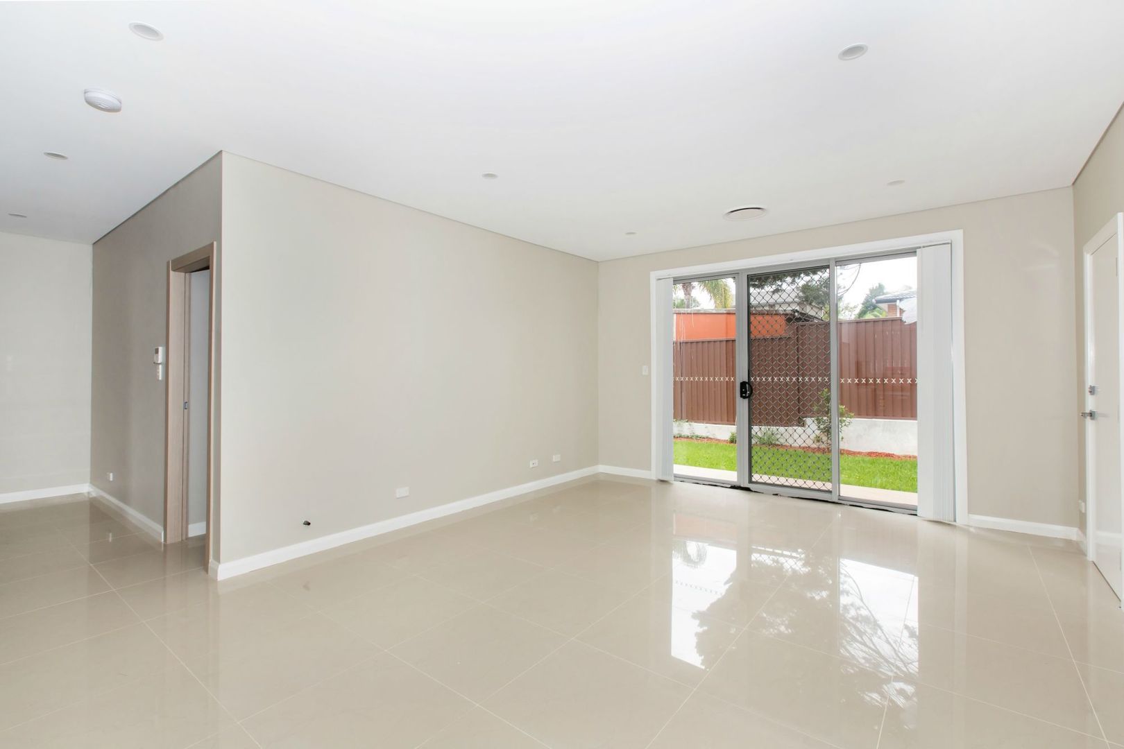 4/135 Mimosa Road, Greenacre NSW 2190, Image 2