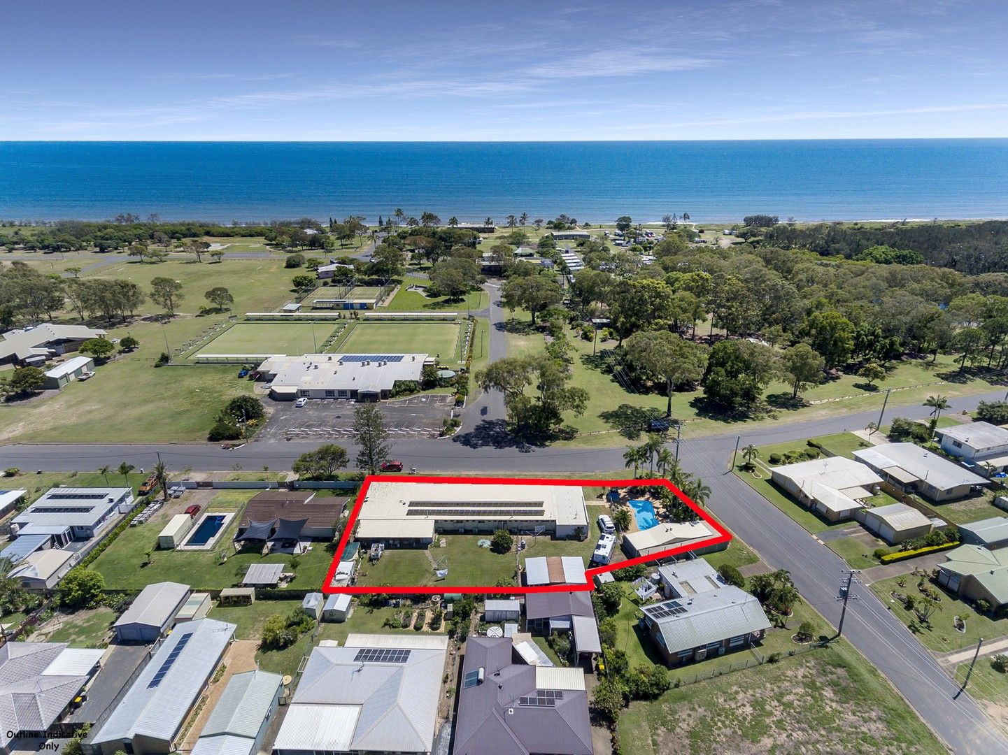 9 bedrooms House in 25-29 Club Ave MOORE PARK BEACH QLD, 4670