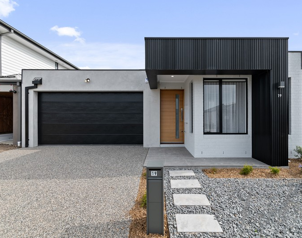 19 Greenwood Road, Donnybrook VIC 3064