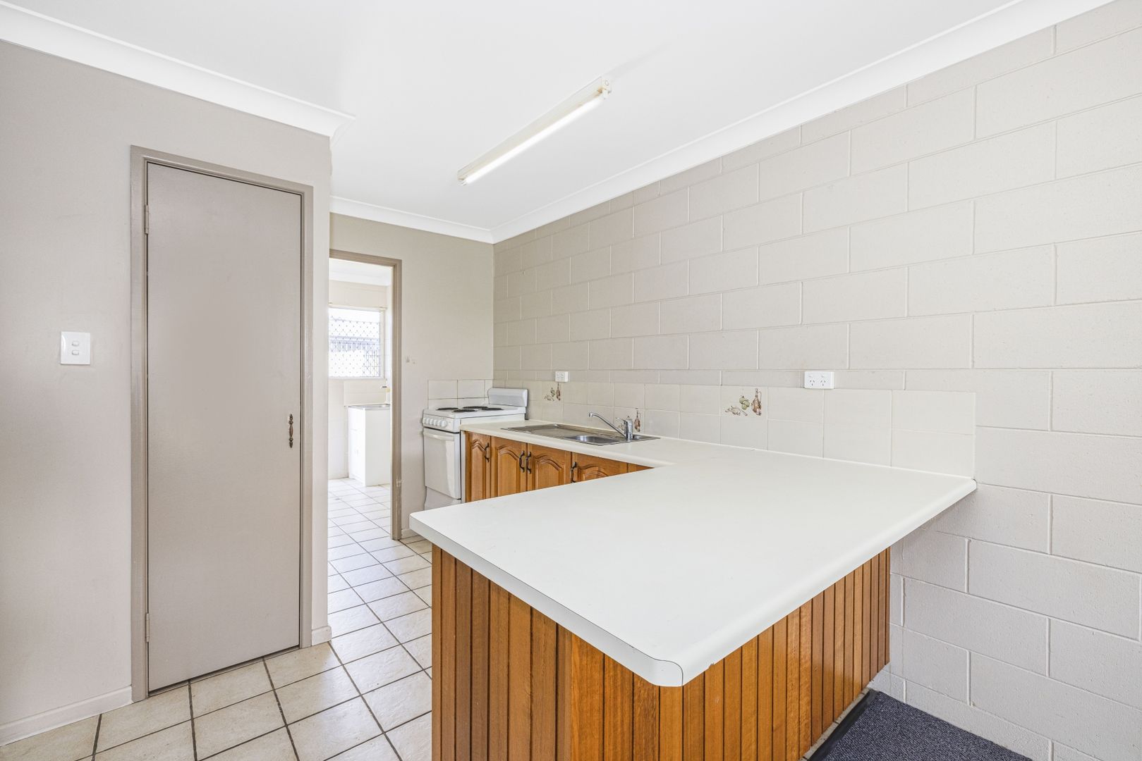 5/20-21 Crauford Street, West End QLD 4810, Image 2