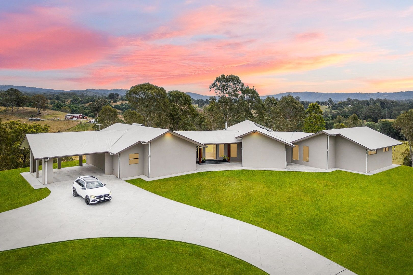 4 bedrooms House in 148 Lees Crossing Road ARMSTRONG CREEK QLD, 4520