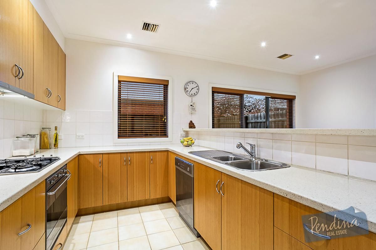 233 Stockmans Way, Kensington VIC 3031, Image 2