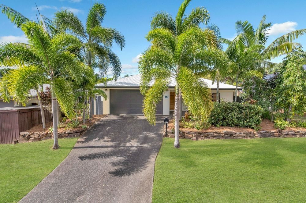 4 bedrooms House in 44 Savannah Street PALM COVE QLD, 4879