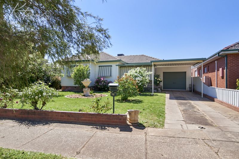 15 Manoora Avenue, Mount Austin NSW 2650