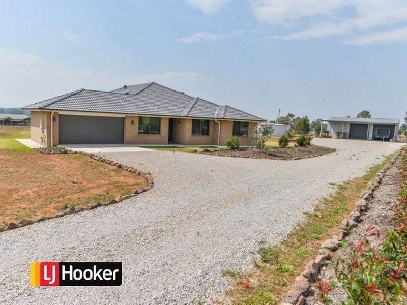 15 Landsborough Close, WESTDALE NSW 2340, Image 0