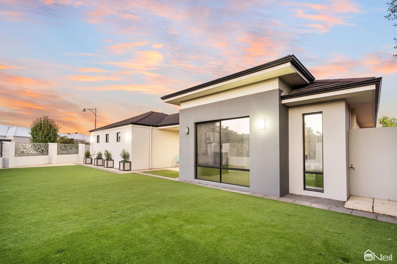 4 bedrooms House in 16 Diamond Way HARRISDALE WA, 6112