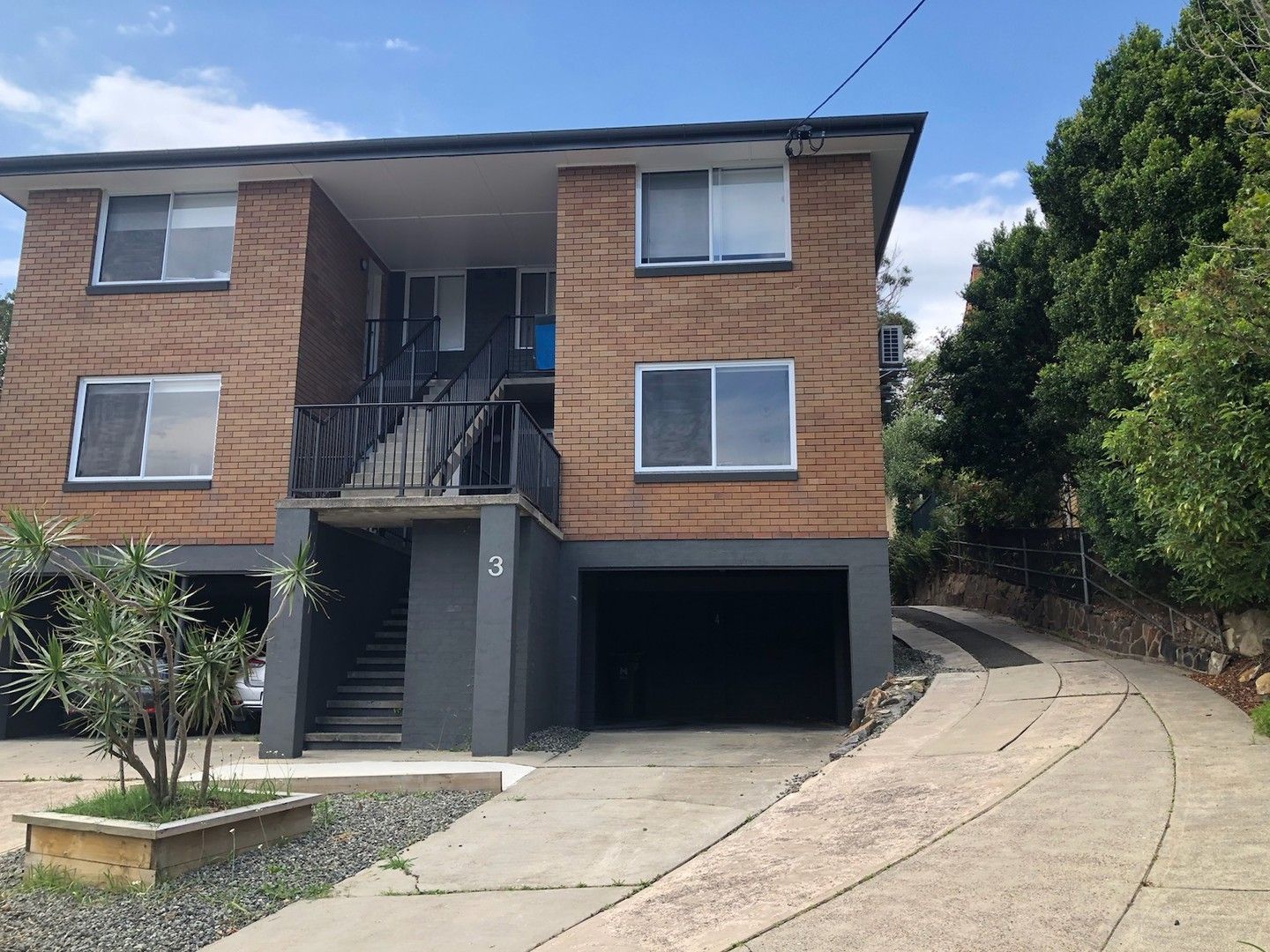 2 bedrooms Apartment / Unit / Flat in 2/3 Mosbri Crescent THE HILL NSW, 2300