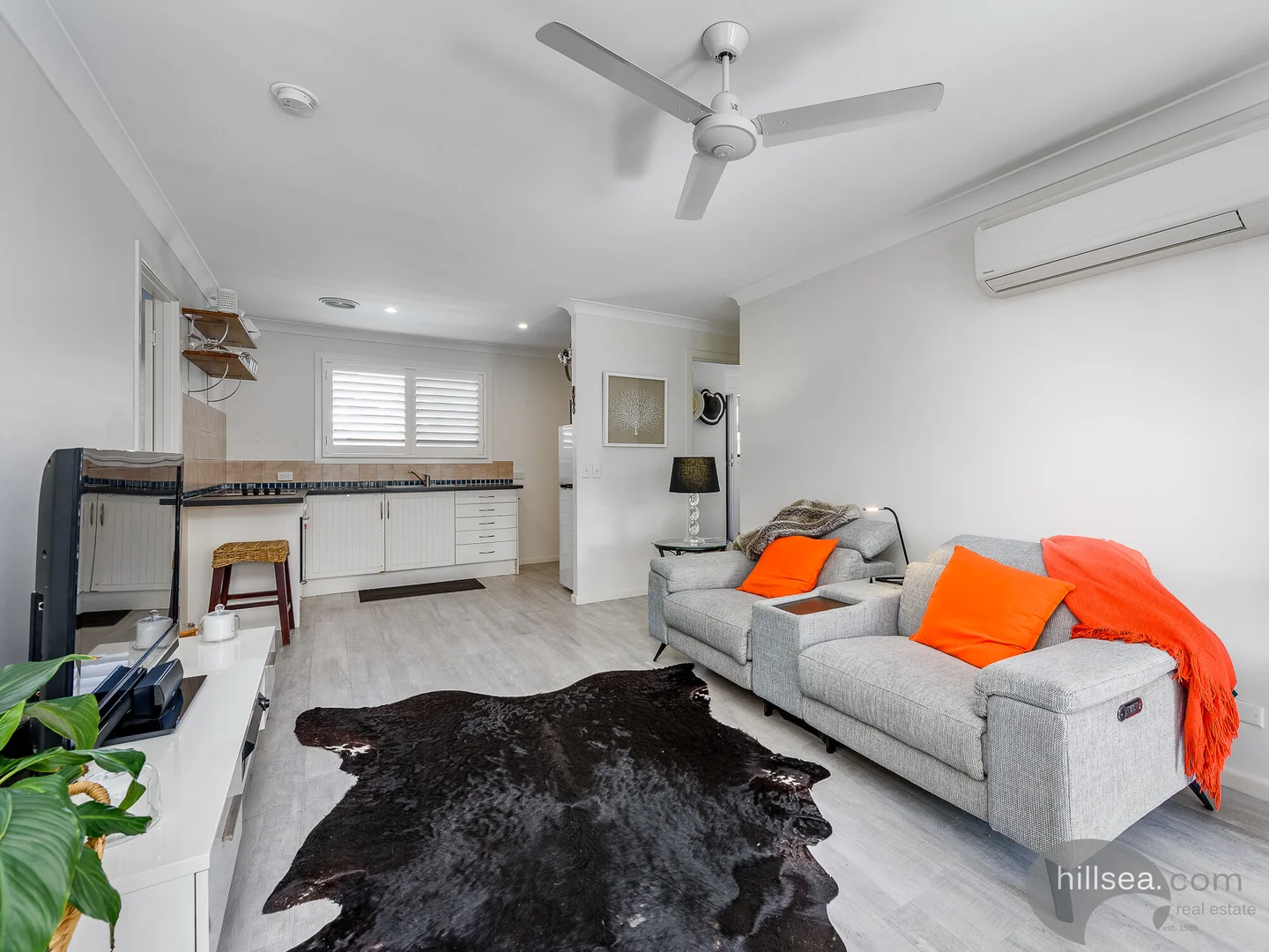 Additional image 4 of 2/2 Warrie Close, Paradise Point QLD 4216