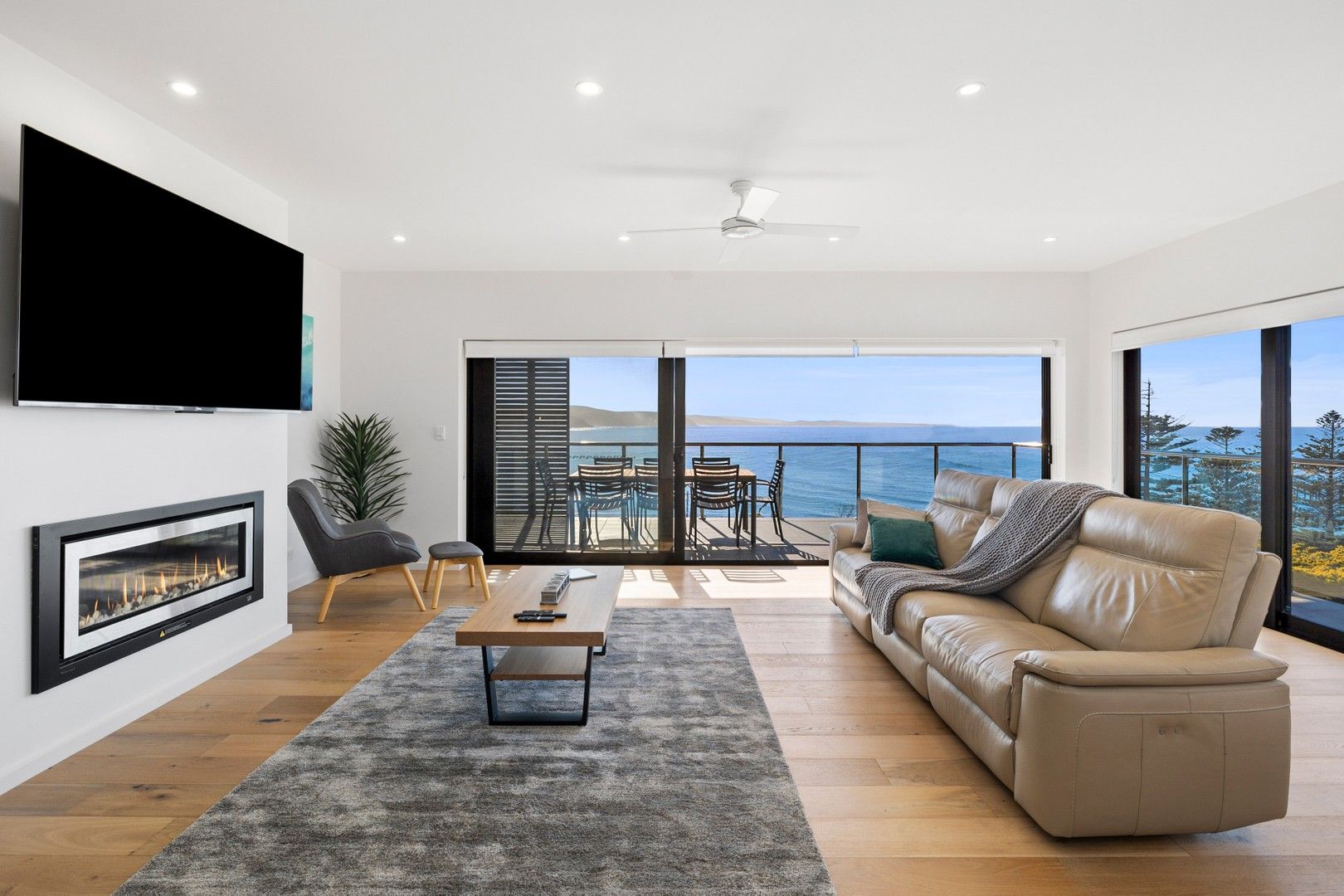 4 bedrooms House in 1/6-8 Armytage Street LORNE VIC, 3232