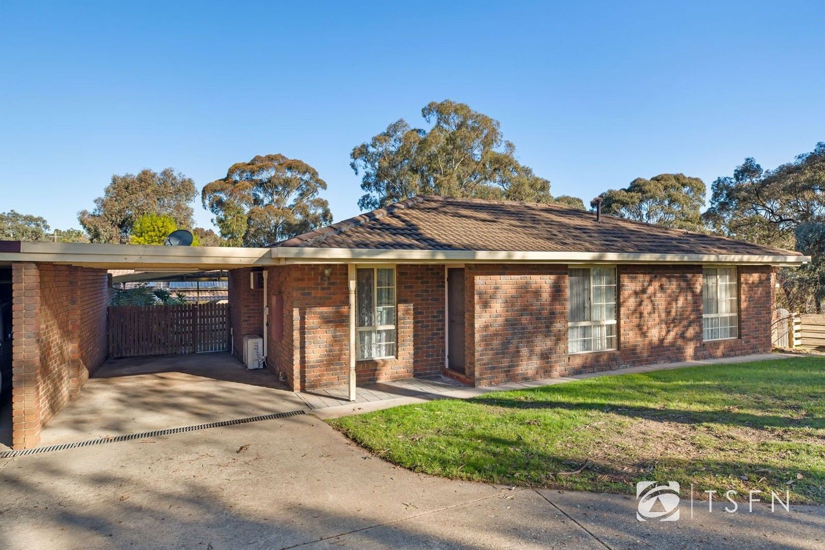 2/8 Biggs Court, Flora Hill VIC 3550, Image 0