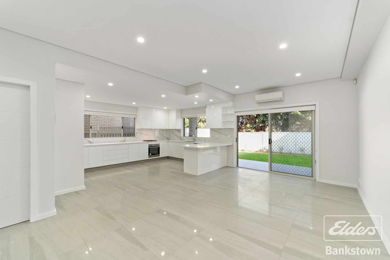 17 Saric Avenue, Georges Hall NSW 2198, Image 2