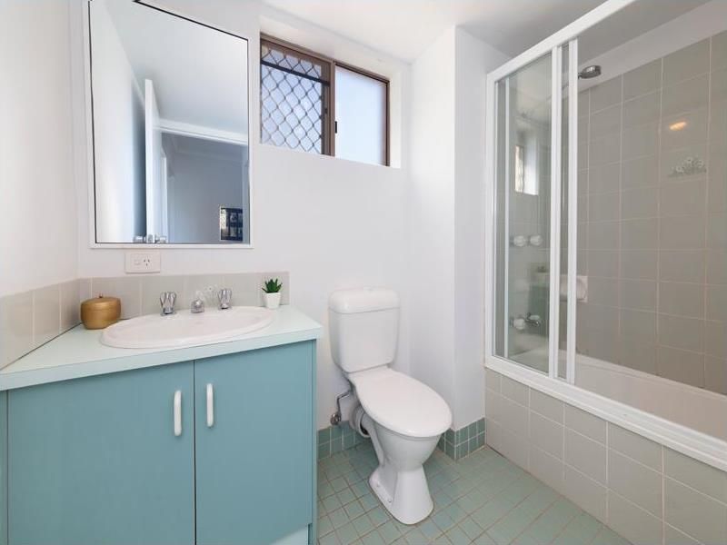 2 bedrooms Apartment / Unit / Flat in 1/39 Cadell Street TOOWONG QLD, 4066