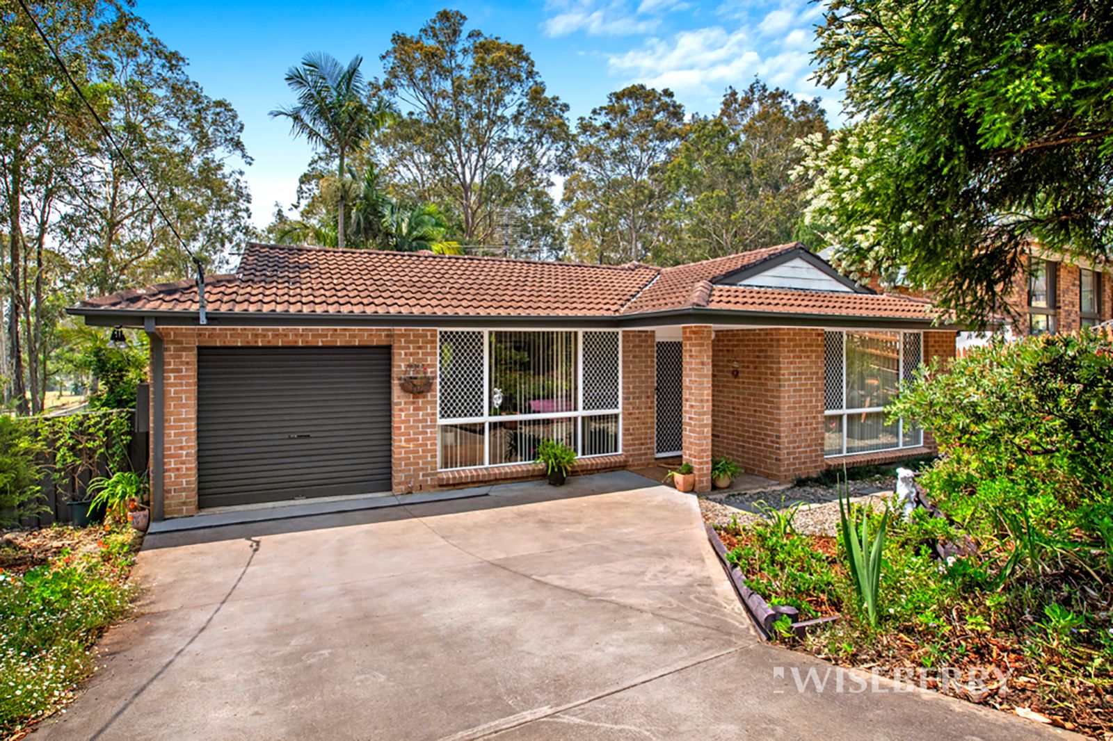 77 Casey Drive, Watanobbi NSW 2259