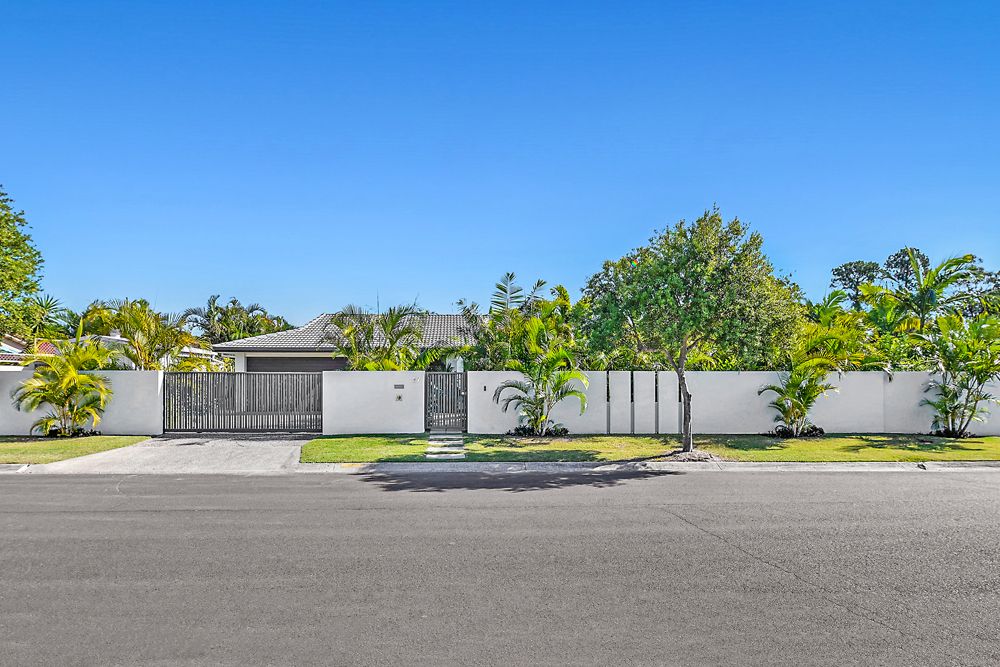 27 Lancelin Drive, Mermaid Waters QLD 4218 House For Rent 1,495