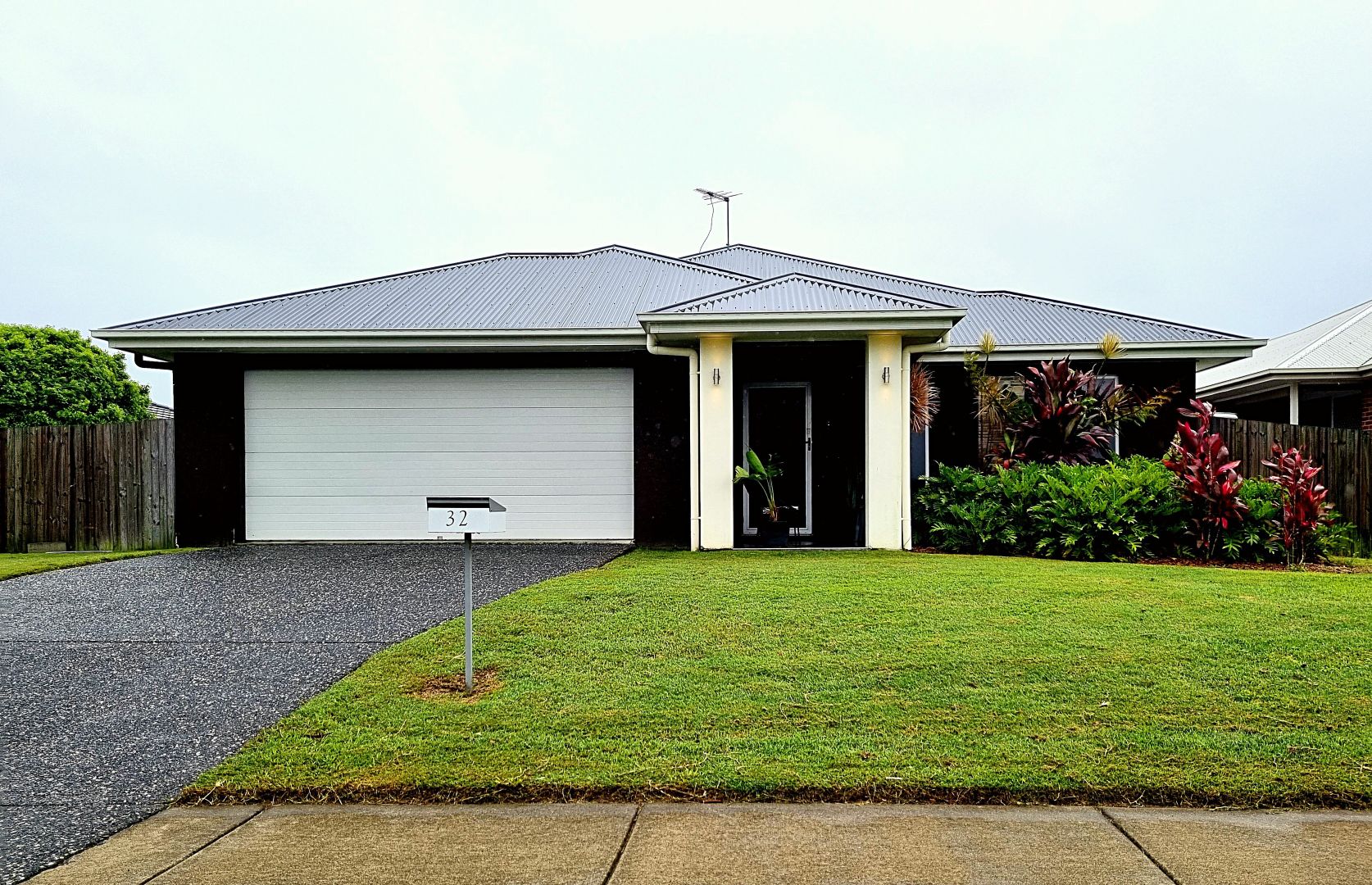 32 Adam St, Beachmere QLD 4510, Image 1