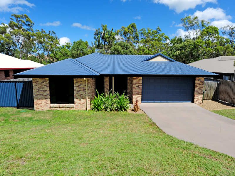 4 bedrooms House in 98 Col Brown Avenue CLINTON QLD, 4680