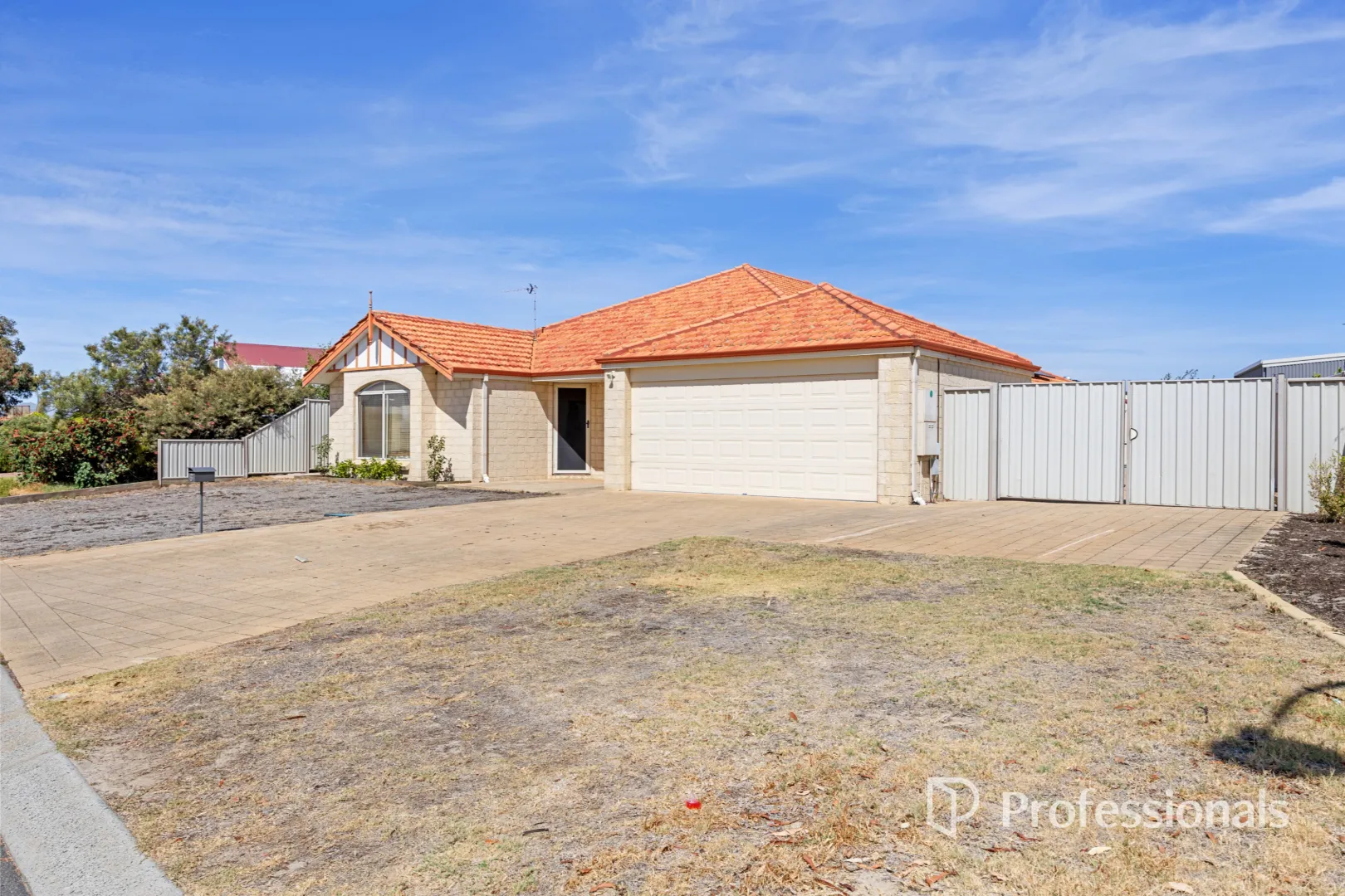 House in Australind - View 2