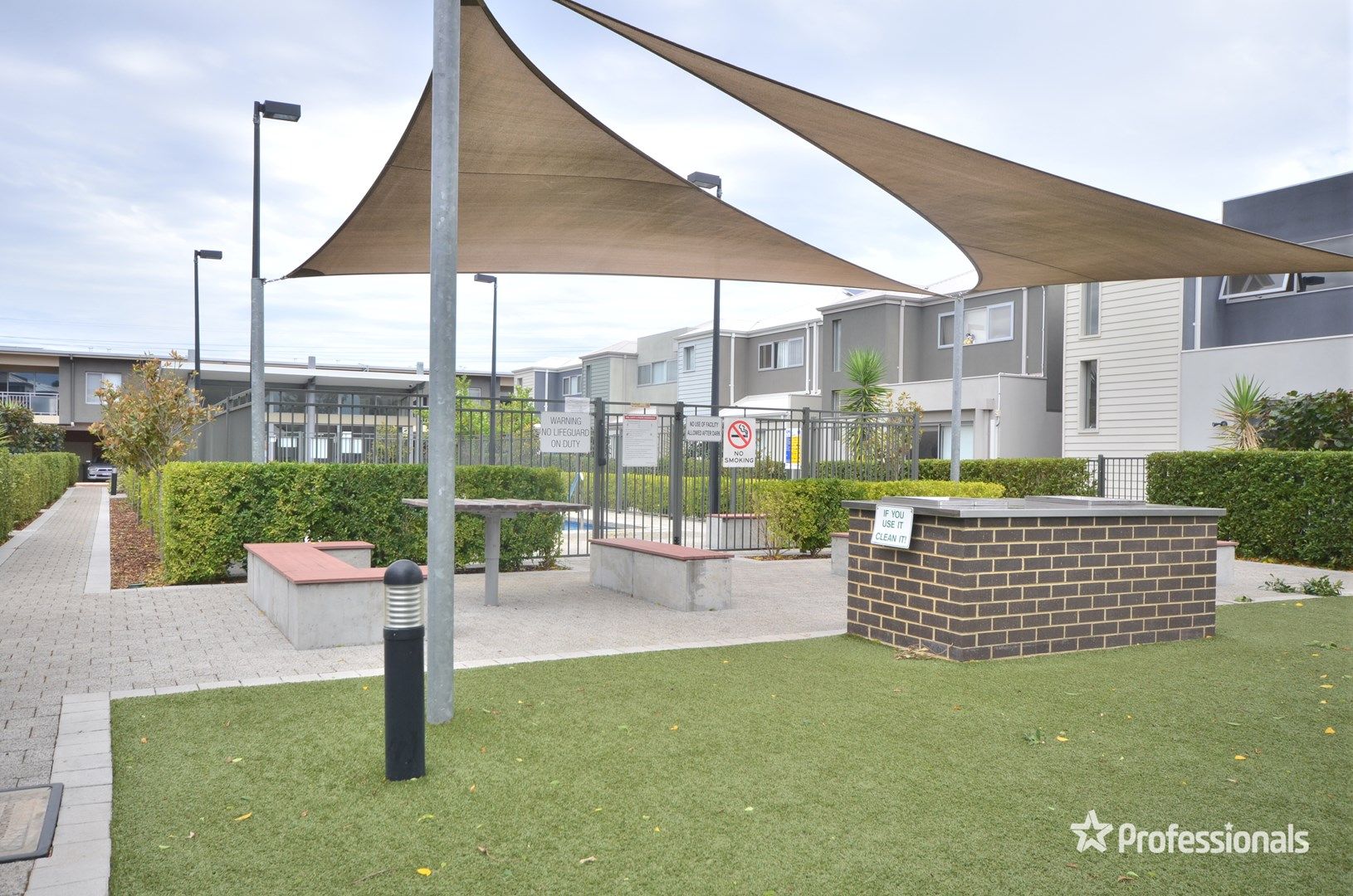 1 bedrooms Apartment / Unit / Flat in 14/148 Railway Parade QUEENS PARK WA, 6107