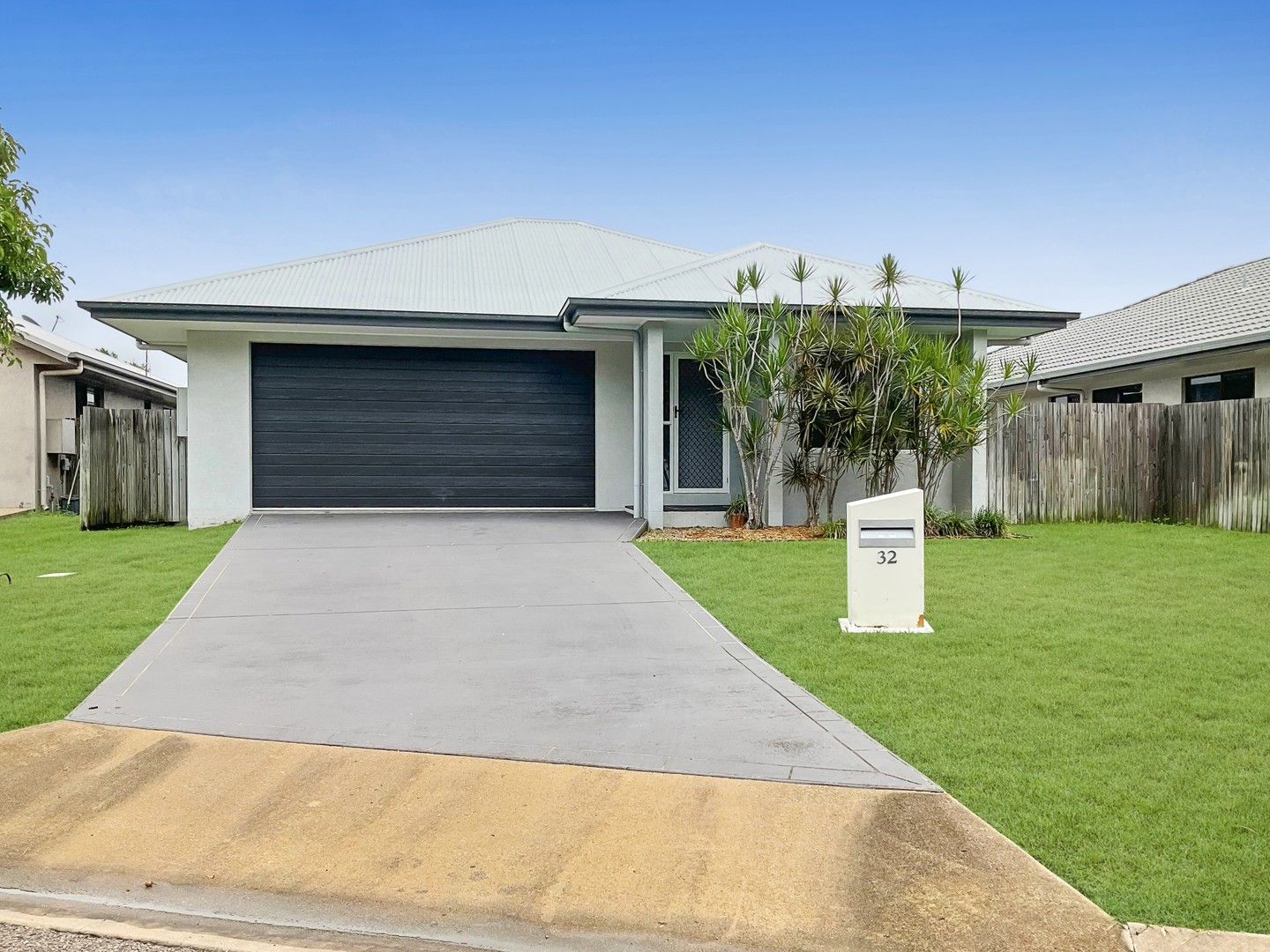 4 bedrooms House in  BOHLE PLAINS QLD, 4817