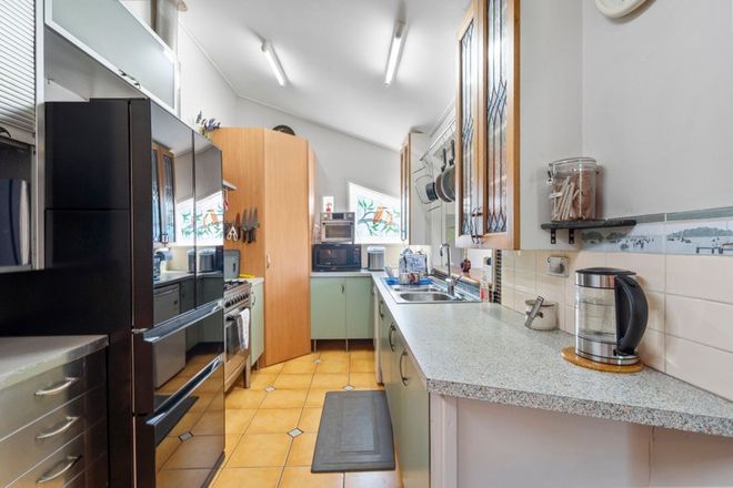 82 Oak Street Bellbird Park 4300 - Image 6