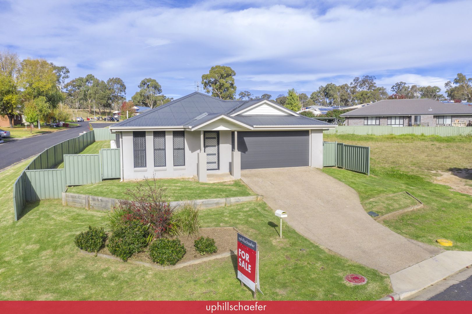 10 Dale Crescent, Armidale NSW 2350, Image 2