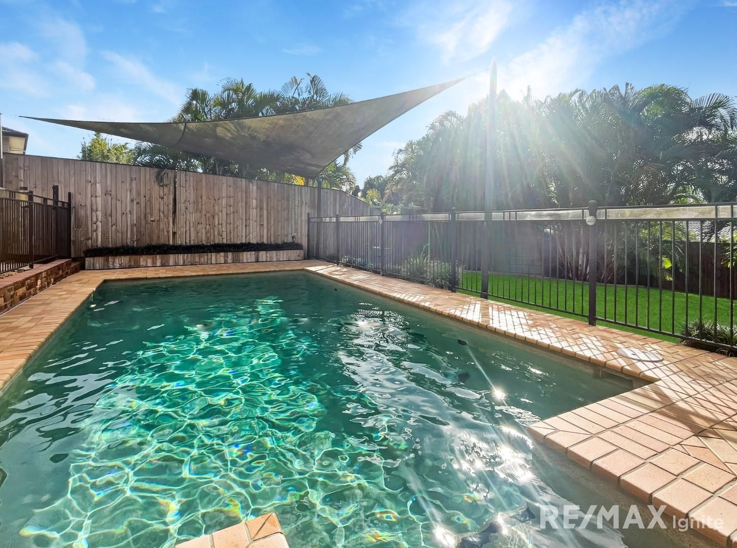 6 Axel Place, Sinnamon Park QLD 4073, Image 2