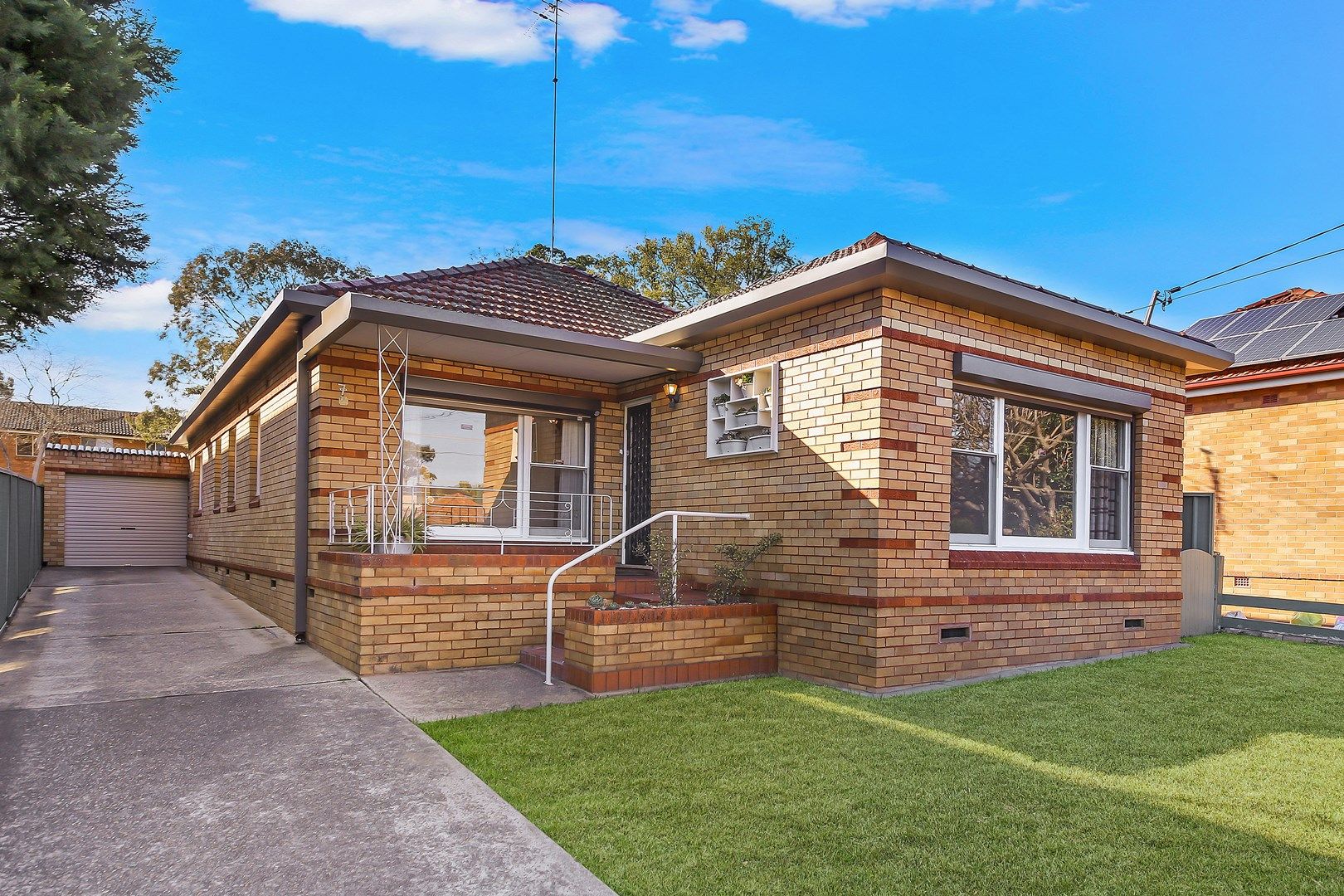 7 Bonds Road, Riverwood NSW 2210, Image 0