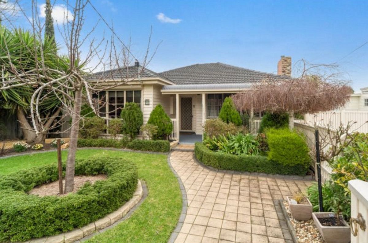 4 bedrooms House in 4 Seacrest Avenue SEAFORD VIC, 3198