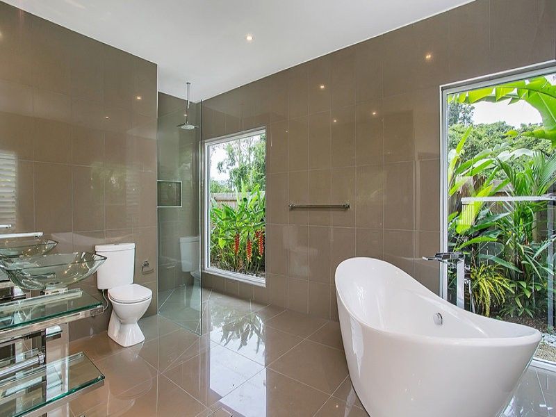 11 Silver Cres, Palm Cove QLD 4879, Image 2