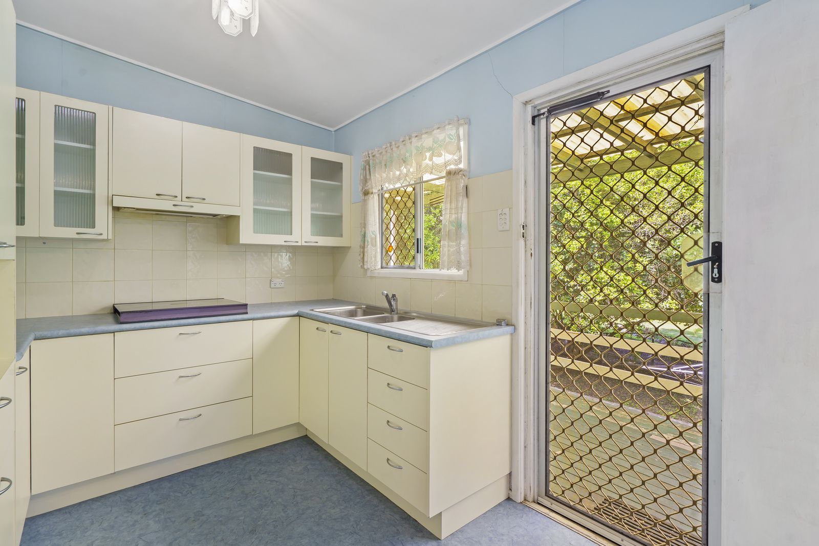 41 Tantani Street, Manly West QLD 4179, Image 2