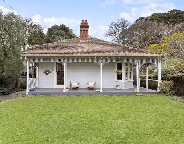 15 Linacre Road, Hampton VIC 3188