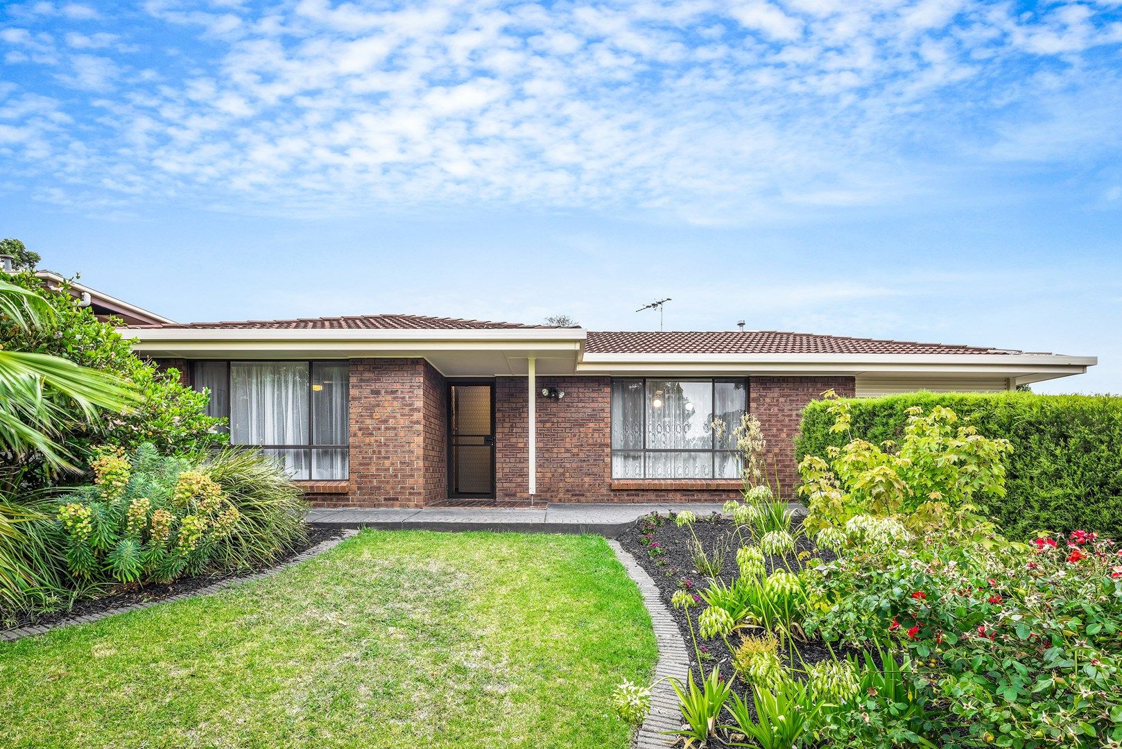 4 St Helens Court, Woodcroft SA 5162, Image 0