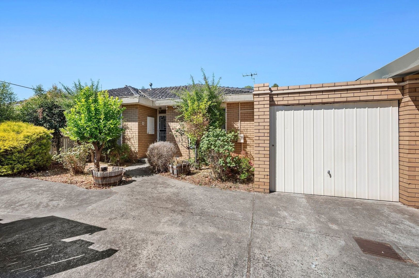 2 bedrooms Apartment / Unit / Flat in 2/338 Gilbert Road PRESTON VIC, 3072