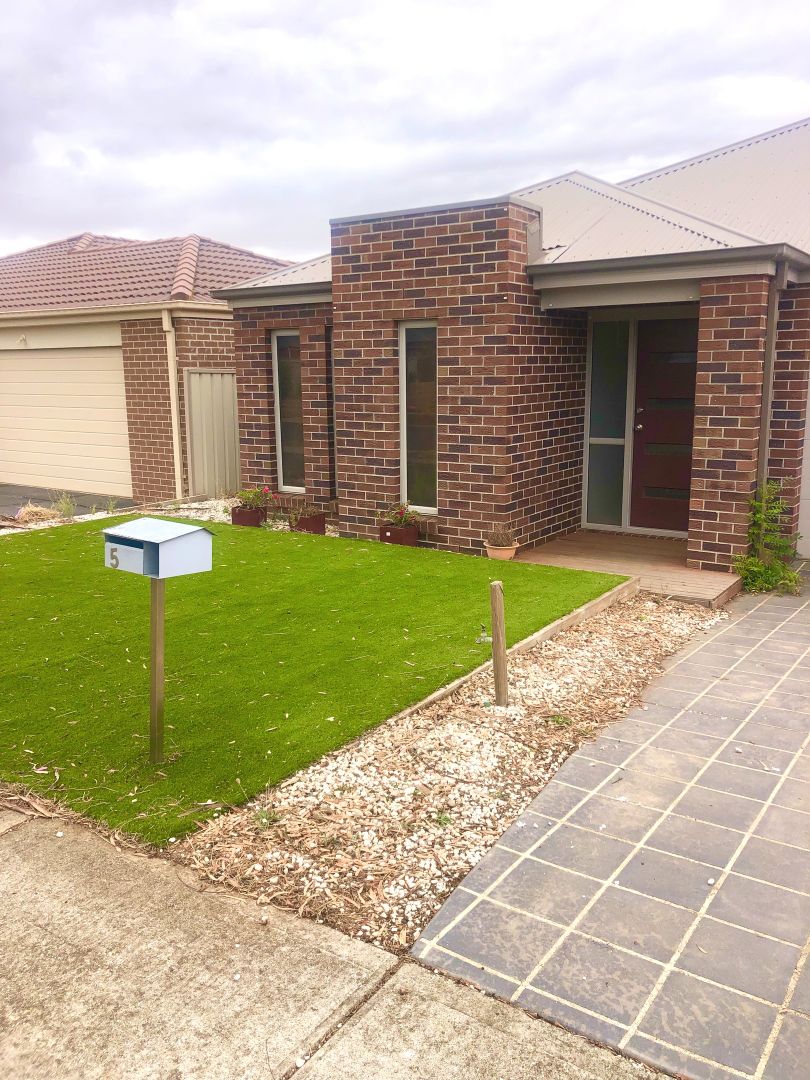 5 Raven Street, Brookfield VIC 3338 House For Rent 400 Domain