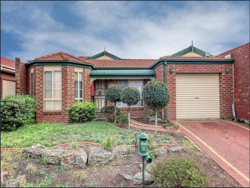 3 bedrooms House in 51 Rearden Crescent ROXBURGH PARK VIC, 3064