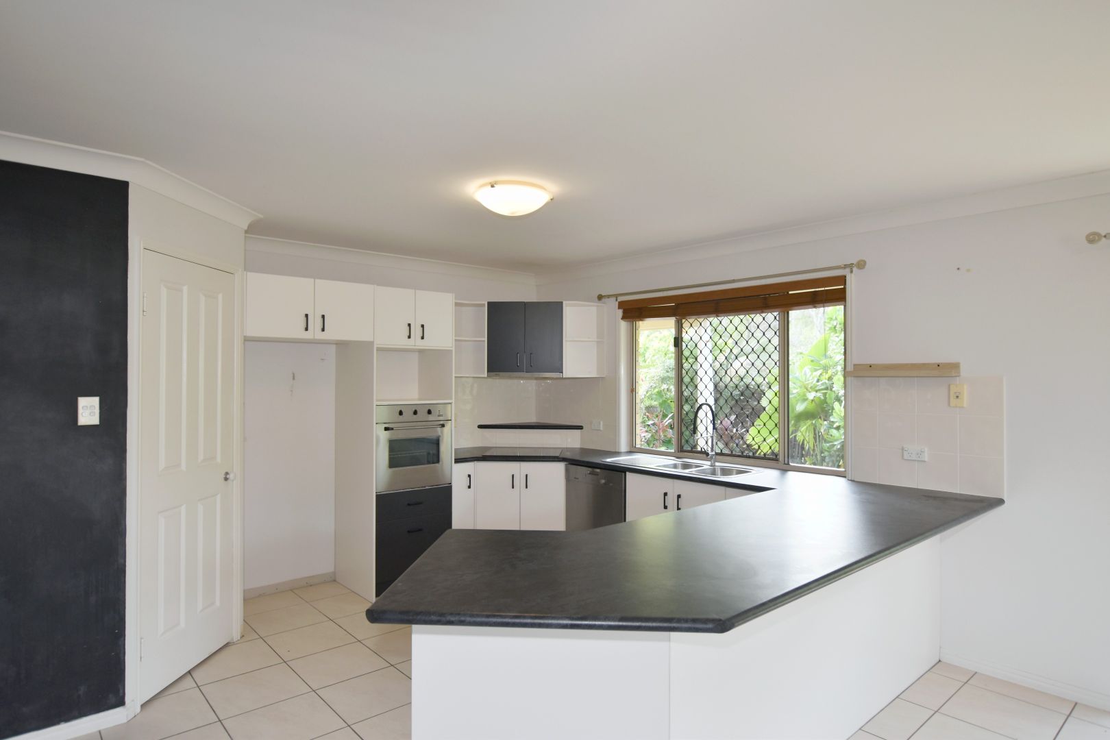 4 Parkview Court, Kin Kora QLD 4680, Image 1