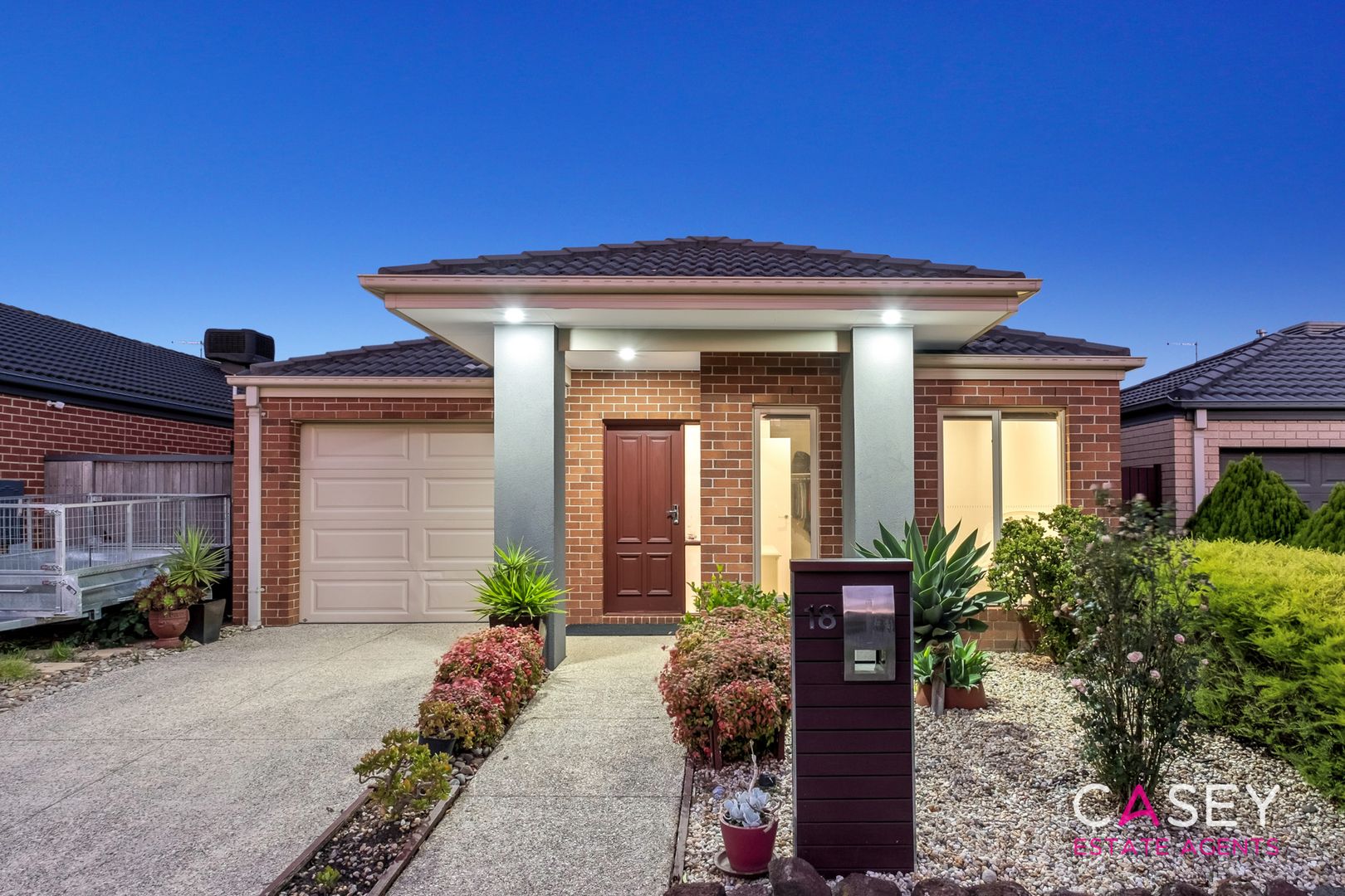 3 bedrooms House in 18 Fieldstone Crescent CRANBOURNE NORTH VIC, 3977