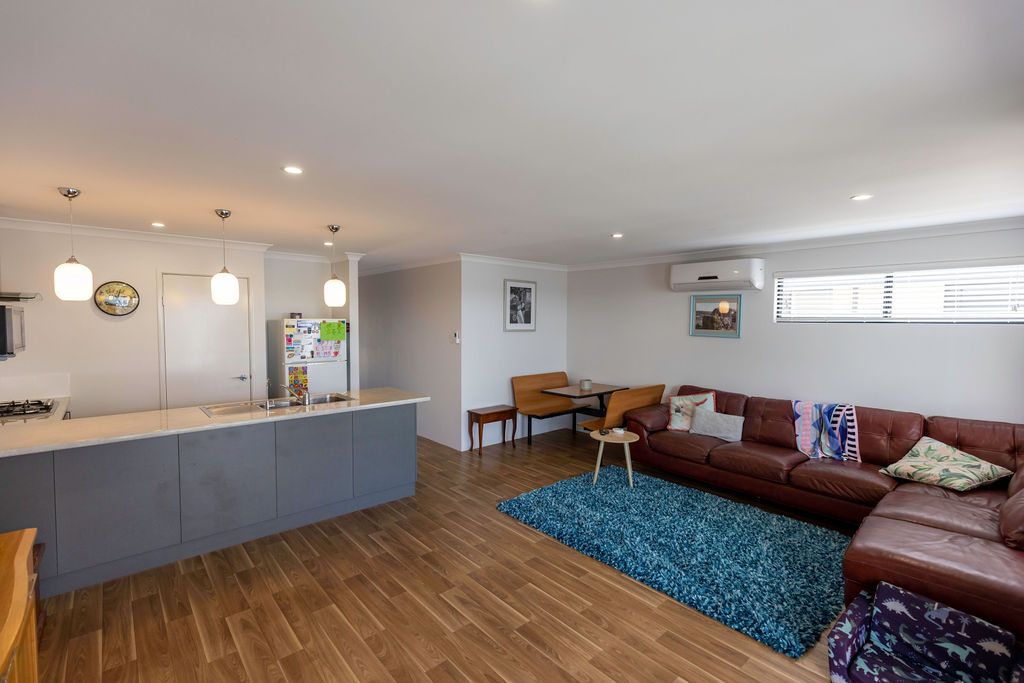 4/2 Mackerel Avenue, Kealy WA 6280, Image 2