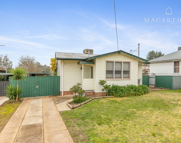 6 Gowrie Parade, Mount Austin NSW 2650