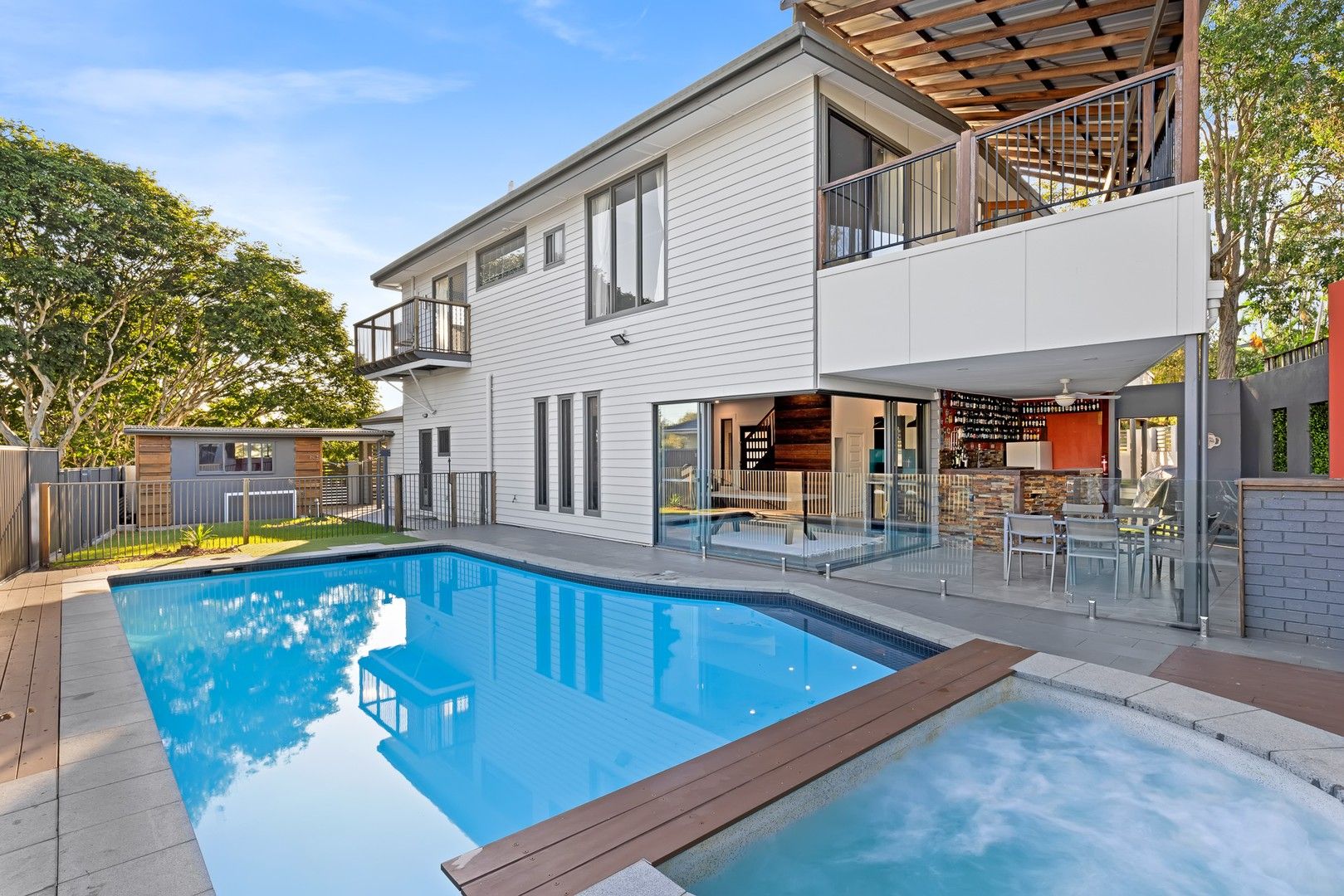 5 bedrooms House in 1 Dalcouth Street MURARRIE QLD, 4172