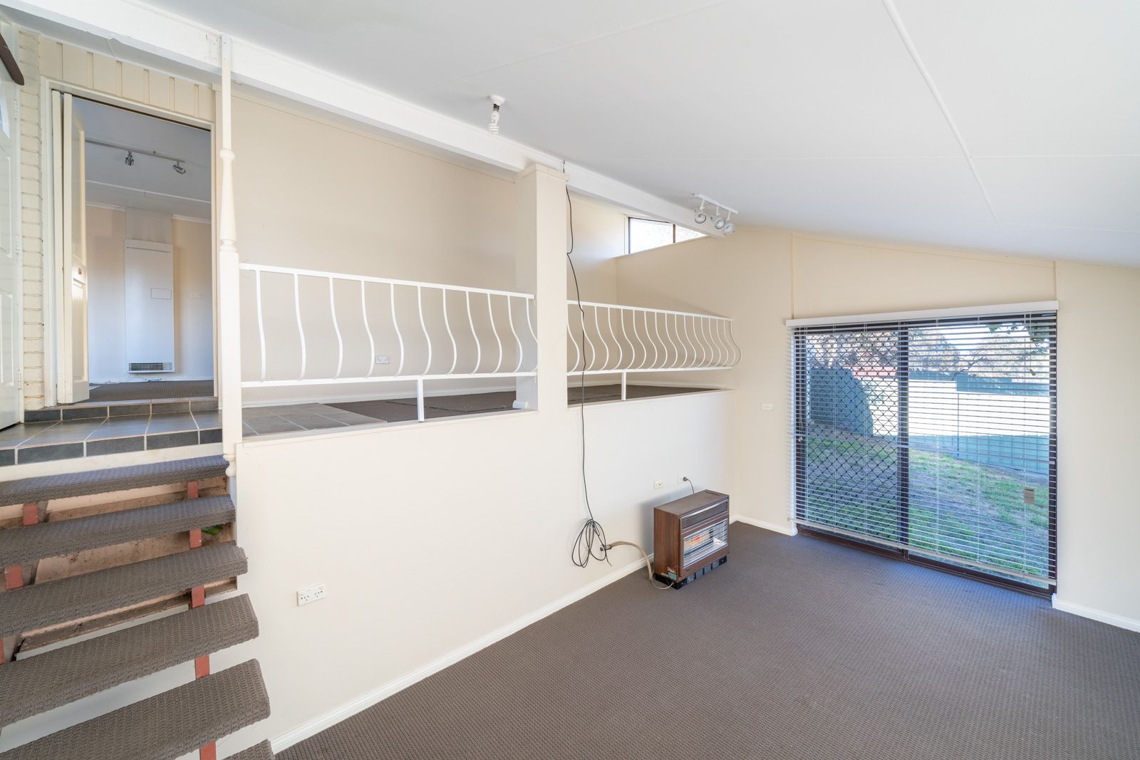 14 De Clouett Place, Windradyne NSW 2795, Image 2