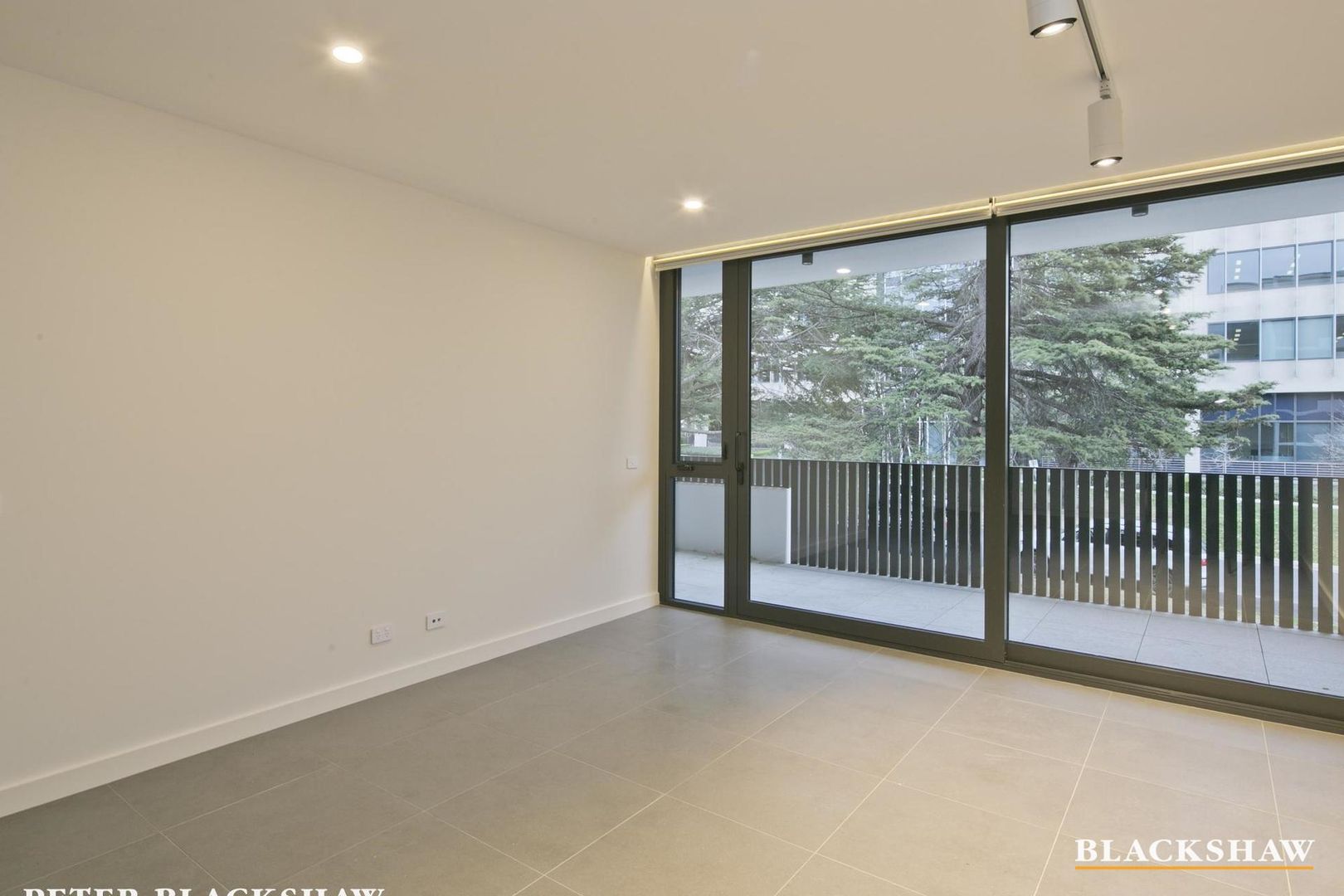 13/22 Canberra Avenue, Forrest ACT 2603, Image 2