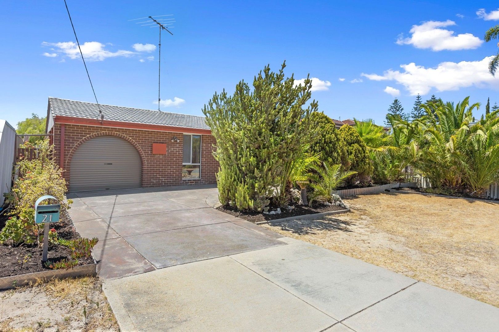 21 Peet Crescent, Trigg WA 6029, Image 0