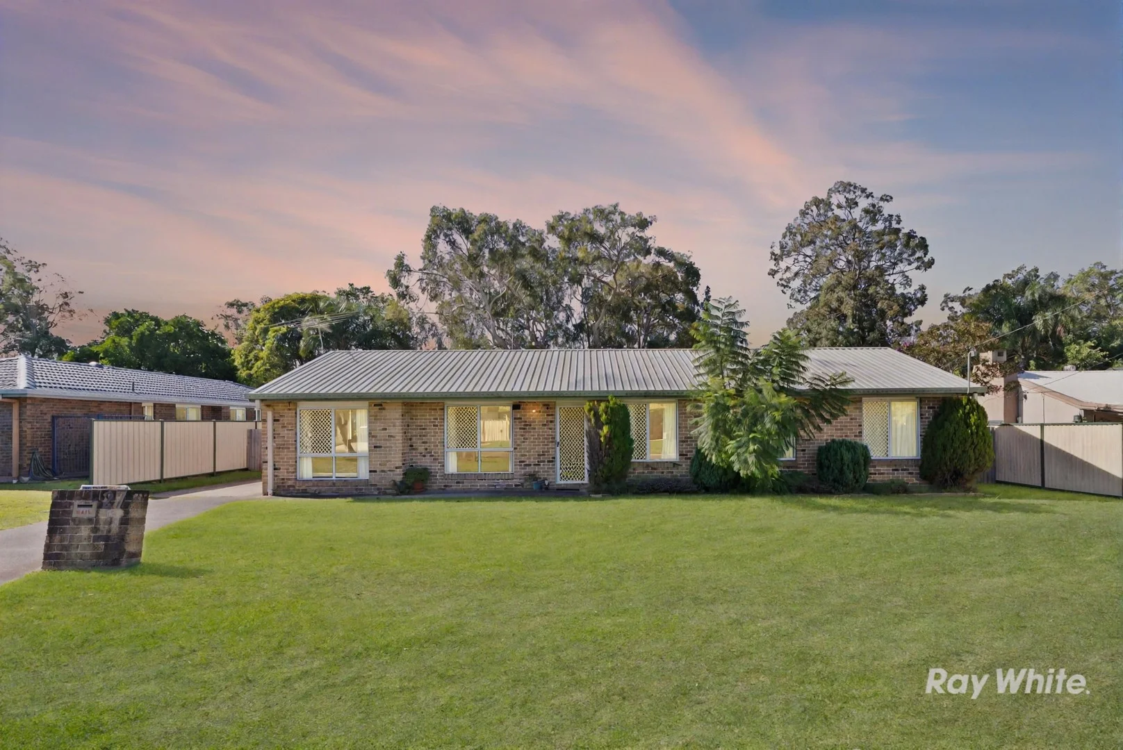 27 Arbour Way, Regents Park QLD 4118